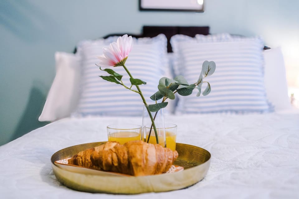 Victoria Park Studio 4 - Parking, WiFi, Free Netflix, Disneyplus & Amzon Prime Apartment in Royal Leamington Spa