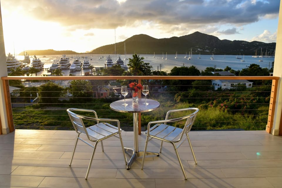 Patio, Natural landscape, View (from property/room), Balcony/Terrace