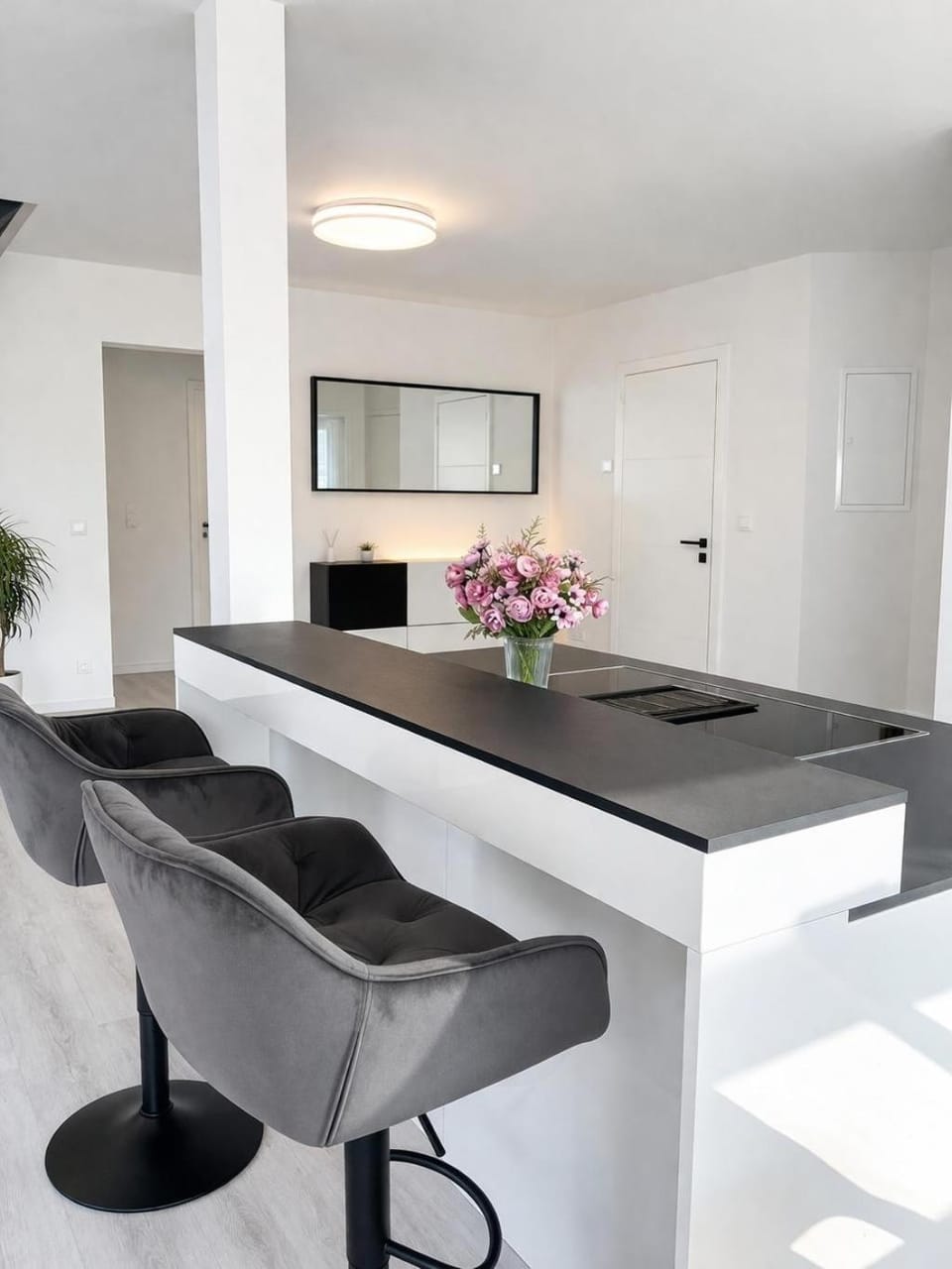 Monteurwohnung & Business Apartment mit Balkon & Parkplatz in Reutlingen DG Apartment in Reutlingen