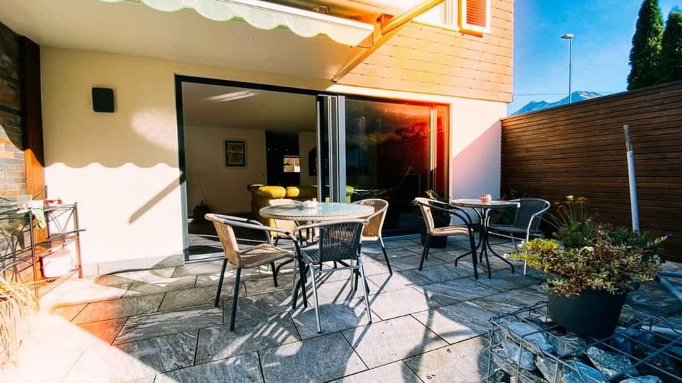 Swiss House with Mountain Views House in Canton of Bern (Region)