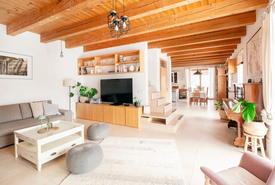 TV and multimedia, Living room, Dining area