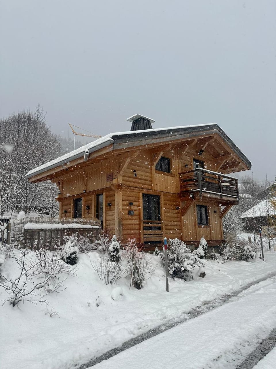 Property building, Day, Winter