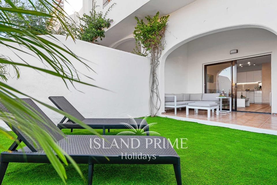 Garden, Seating area, sunbed