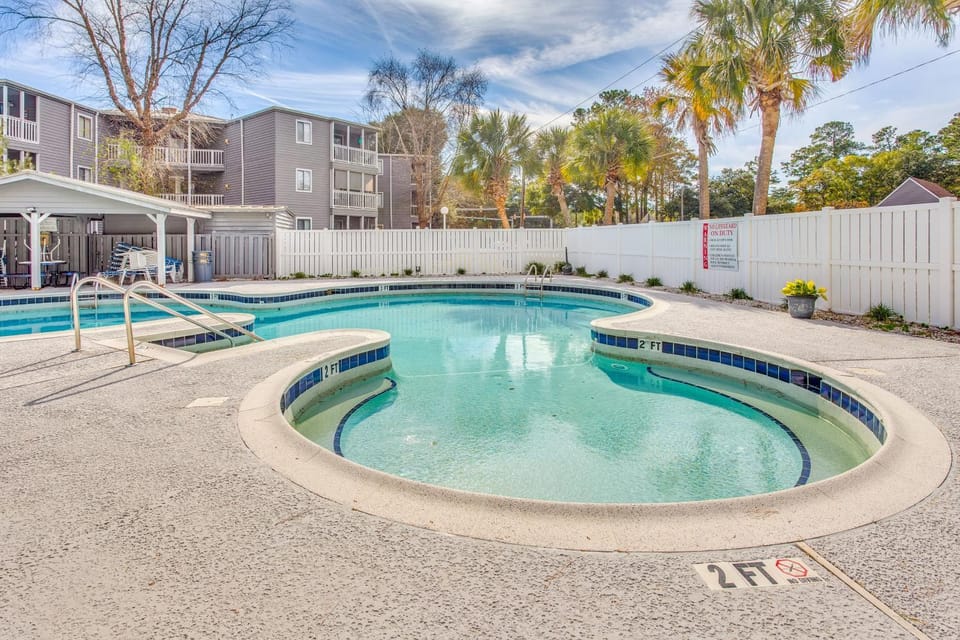 Calabash Condo: Close to Coast & Fishing House in Carolina Shores