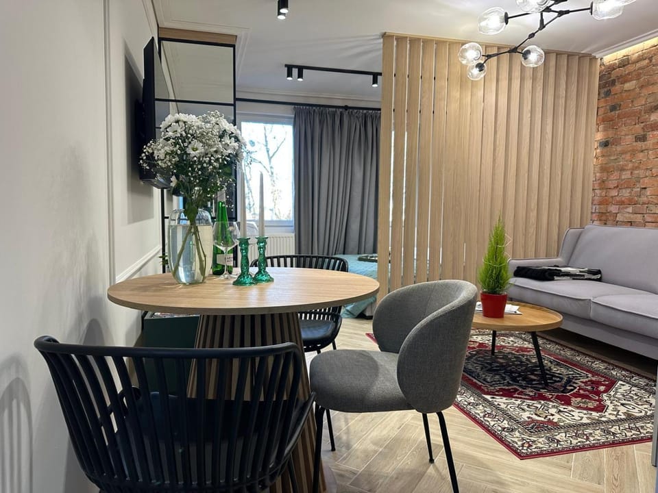 Living room, Other, Other, Other, Seating area, Dining area, towels, towels