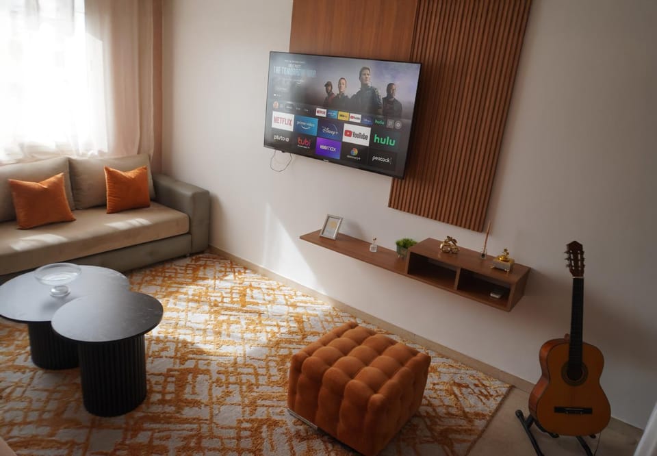 Communal lounge/ TV room, TV and multimedia, Living room, Seating area