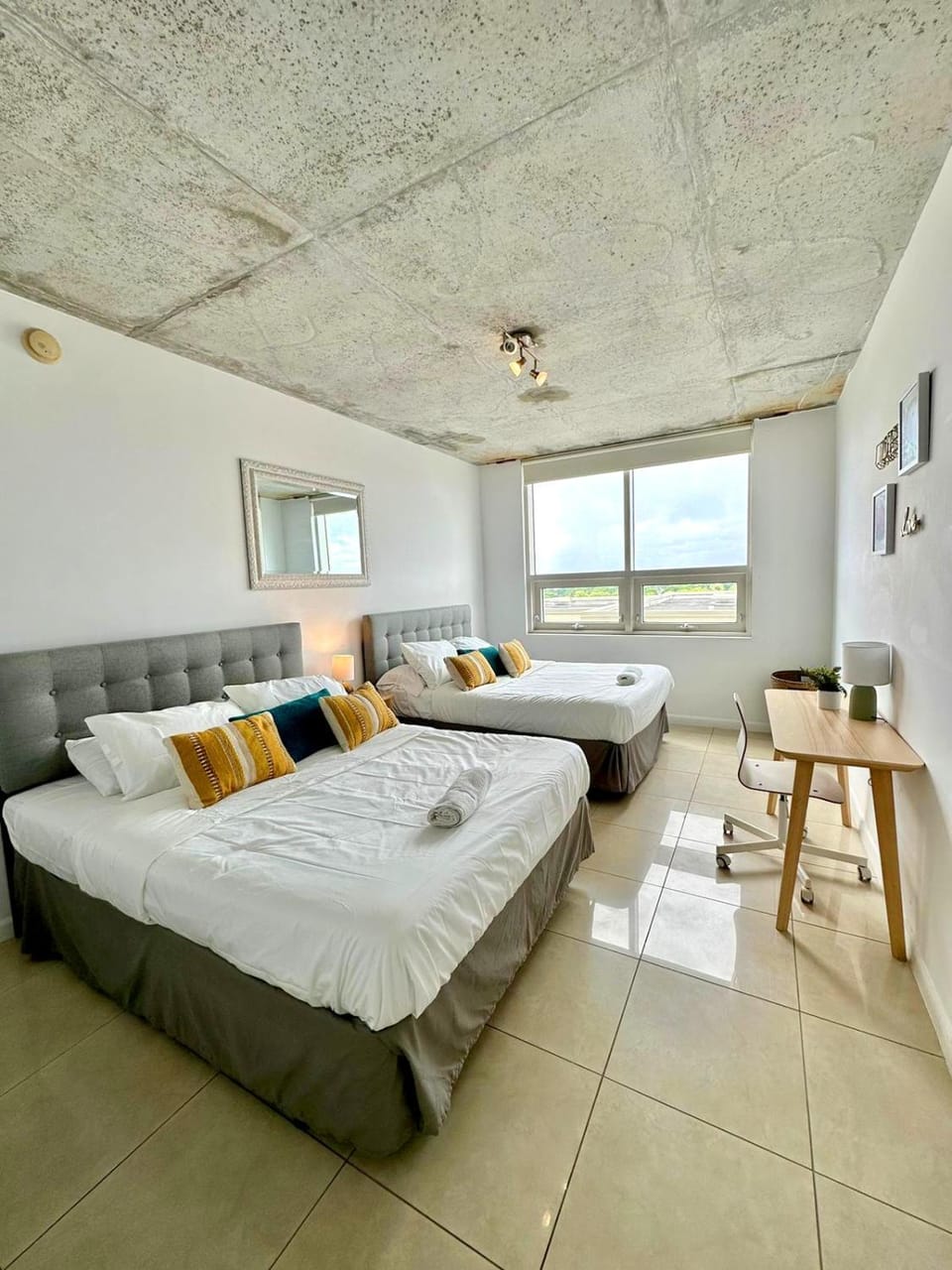 Bed, Seating area, Bedroom, towels, air conditioner