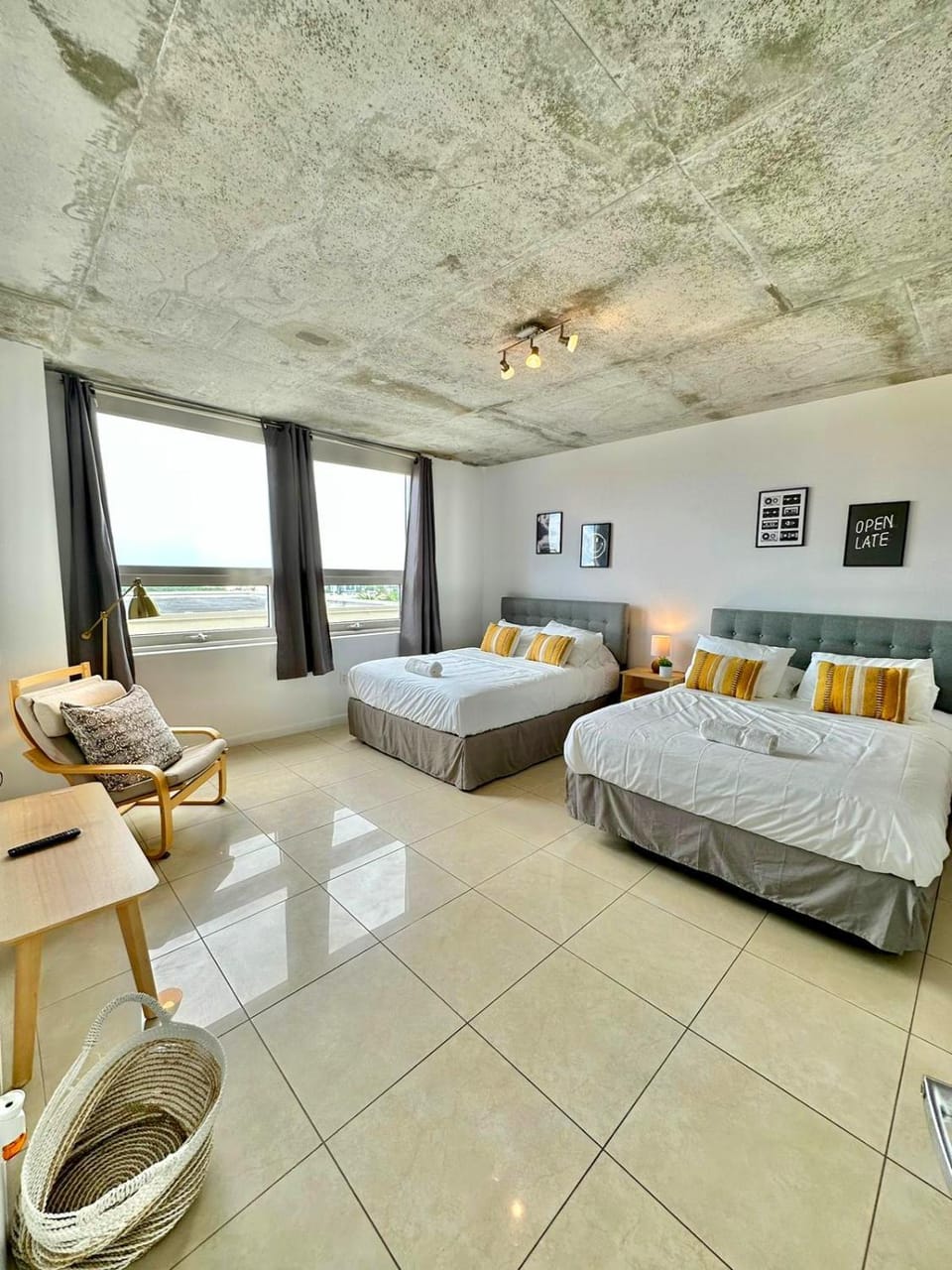 Bed, Seating area, Bedroom, towels, air conditioner