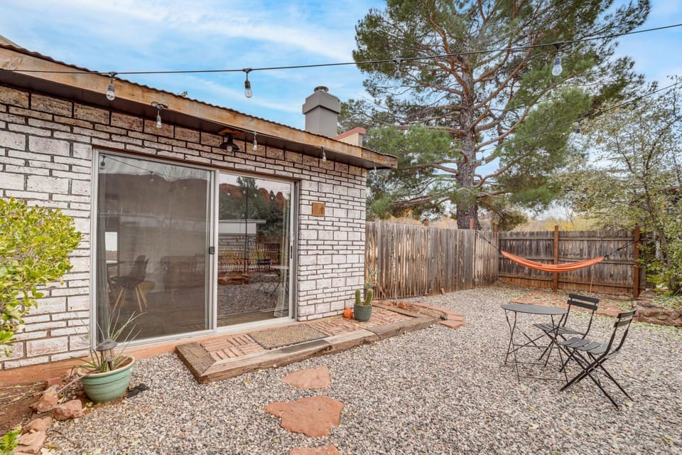 < 2 Mi to Red Rock State Park: Cozy Sedona Cottage House in Sedona