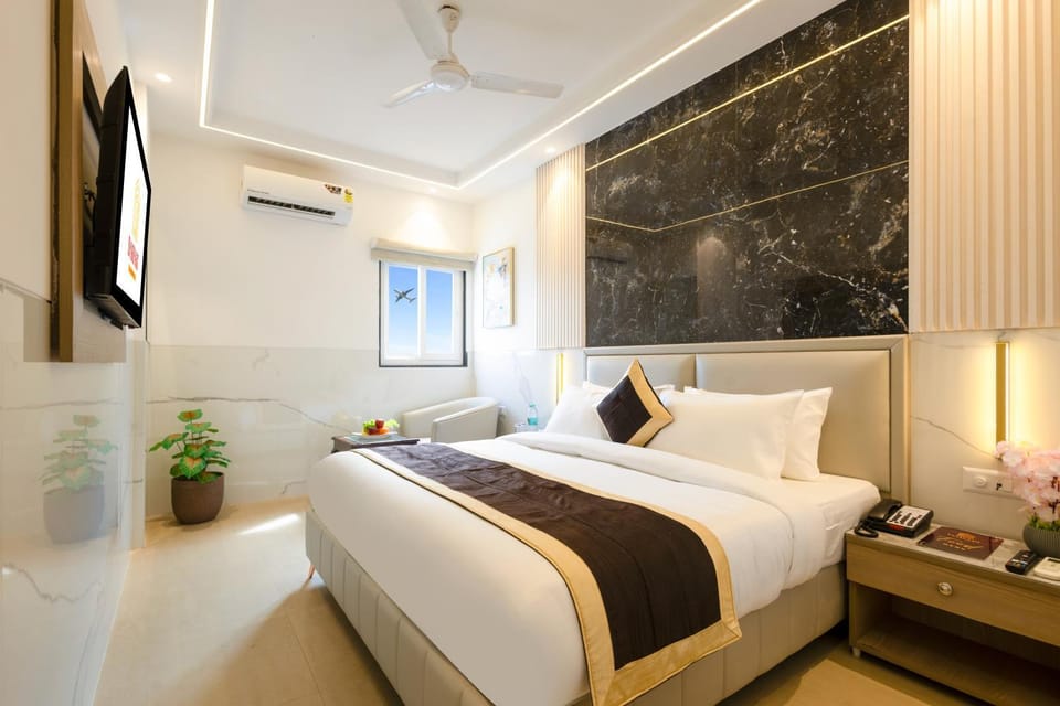 Bed, TV and multimedia, Photo of the whole room, Bedroom, air conditioner