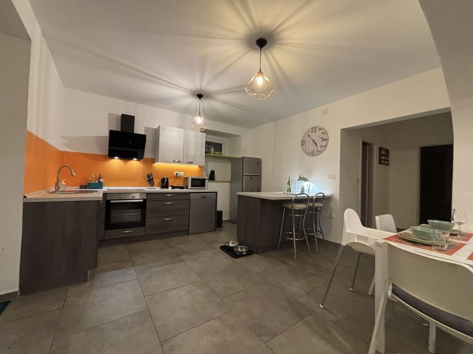 Spring, Summer, Kitchen or kitchenette, Autumn
