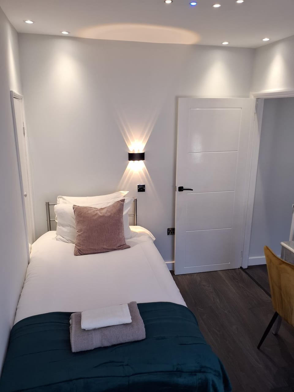 Casa de Niveles Near Beach Local comfort House in Weymouth
