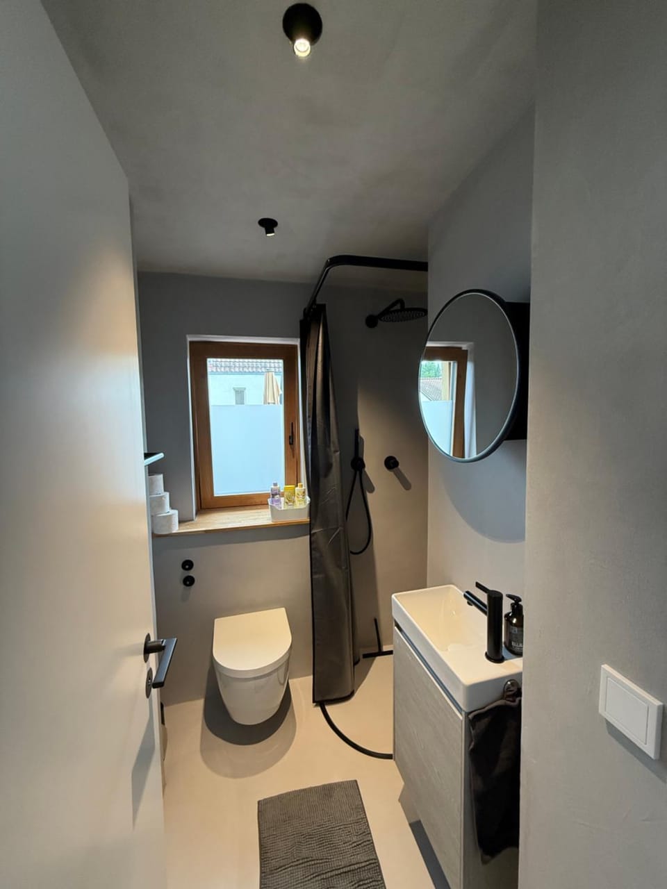 Shower, Toilet, Bathroom
