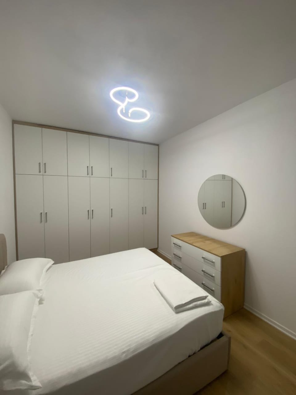 Bed, Photo of the whole room, Bedroom, wardrobe