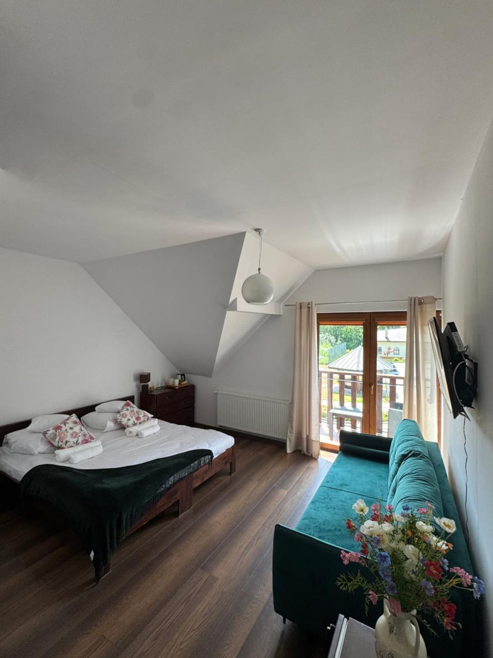 Bieszczadzki Dworek Polanczyk Bed and Breakfast in Slovakia