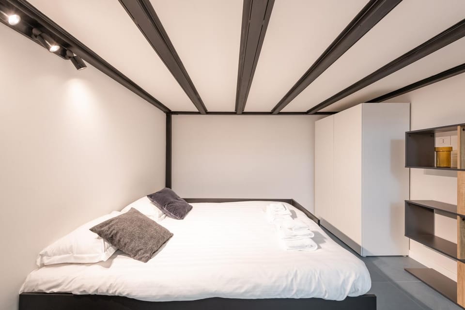 New Luxury Loft - Prada-Bocconi Apartment in Milan