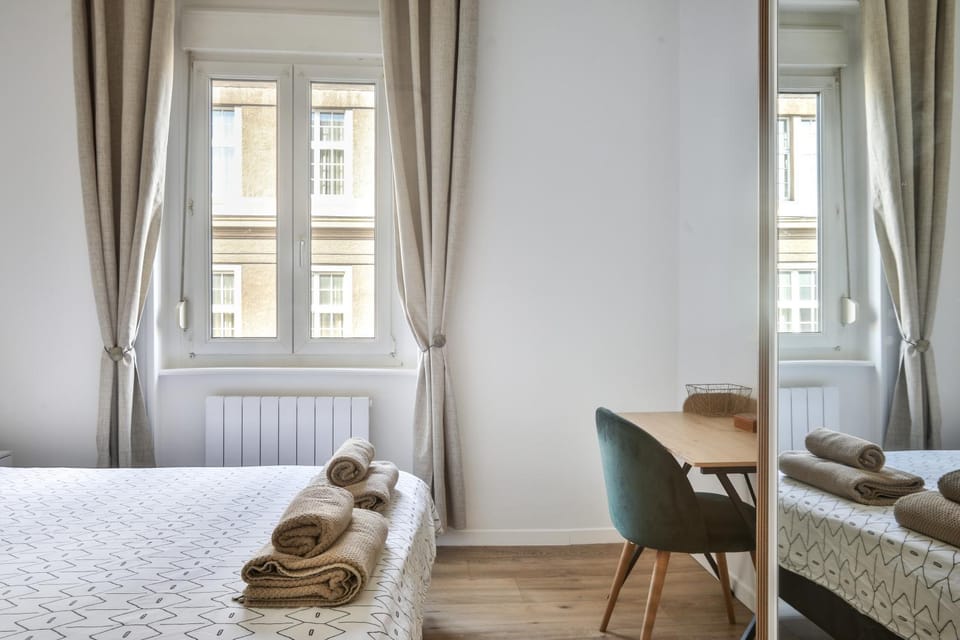 Bed, Photo of the whole room, Bedroom, internet, towels