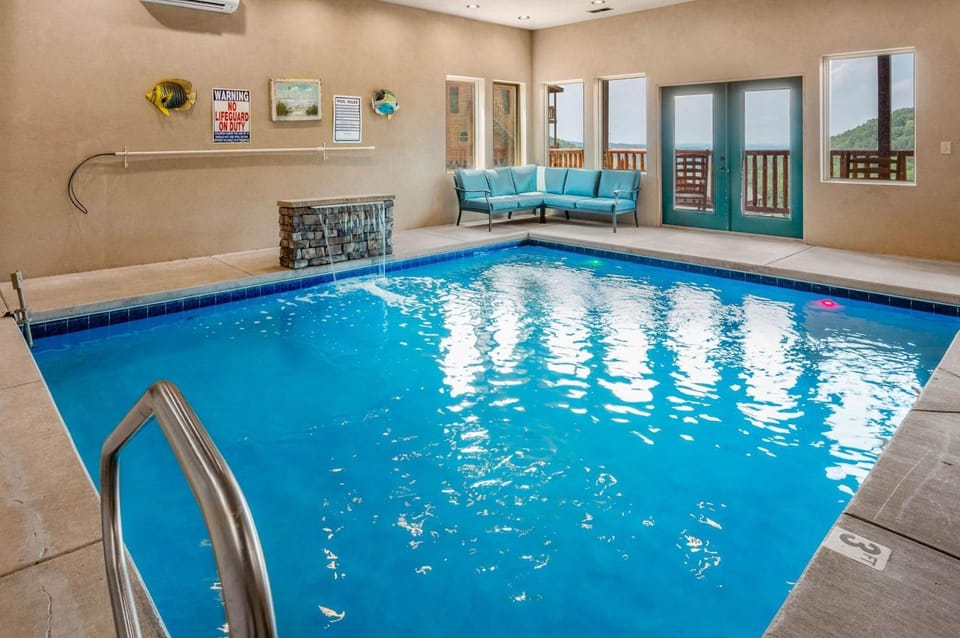 Spa and wellness centre/facilities, Seating area, Mountain view, Swimming pool