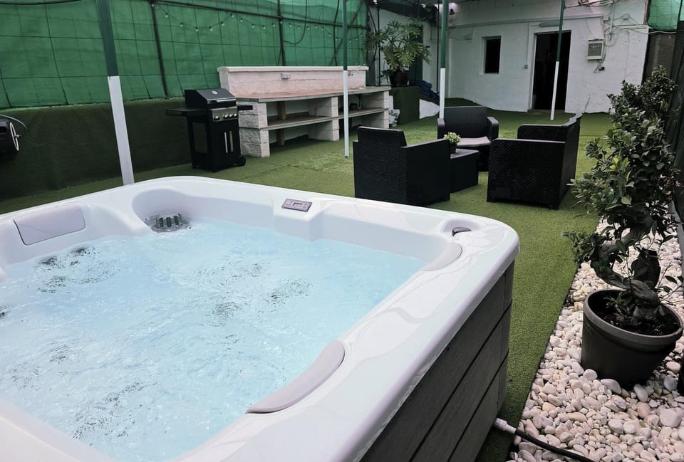 Hot Tub, Balcony/Terrace