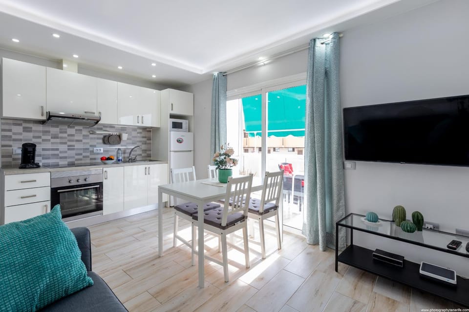 523 central Playa las Americas , Wi Fi Gratis y Piscina Apartment in Playa de las Americas