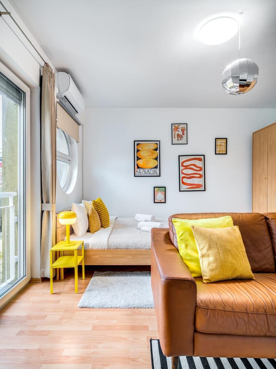 Bed, Balcony/Terrace, Living room, Photo of the whole room, Seating area, Bedroom