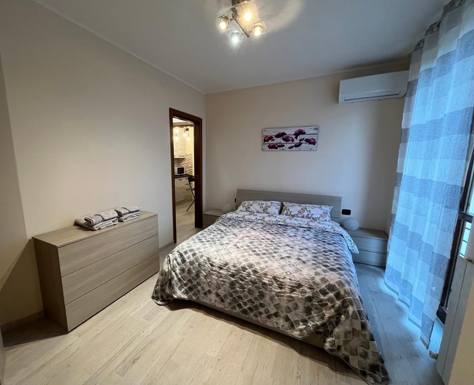 Bed, Photo of the whole room, Bedroom, wardrobe