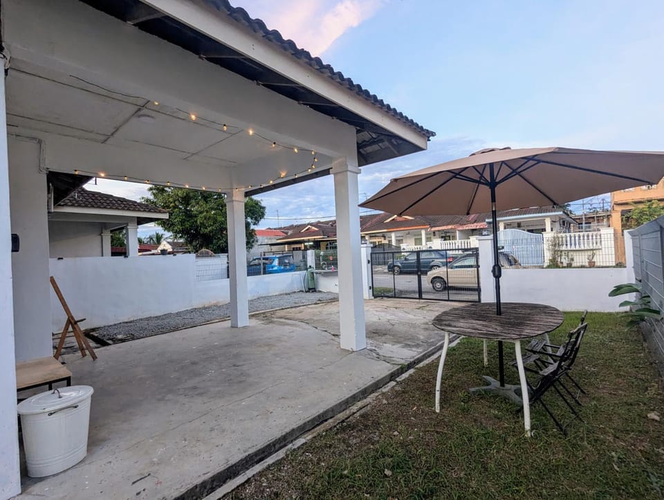 Property building, Patio, Garden, Garden view