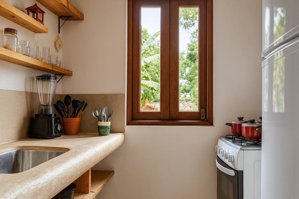 Coffee/tea facilities, Kitchen or kitchenette, oven, stove, toaster