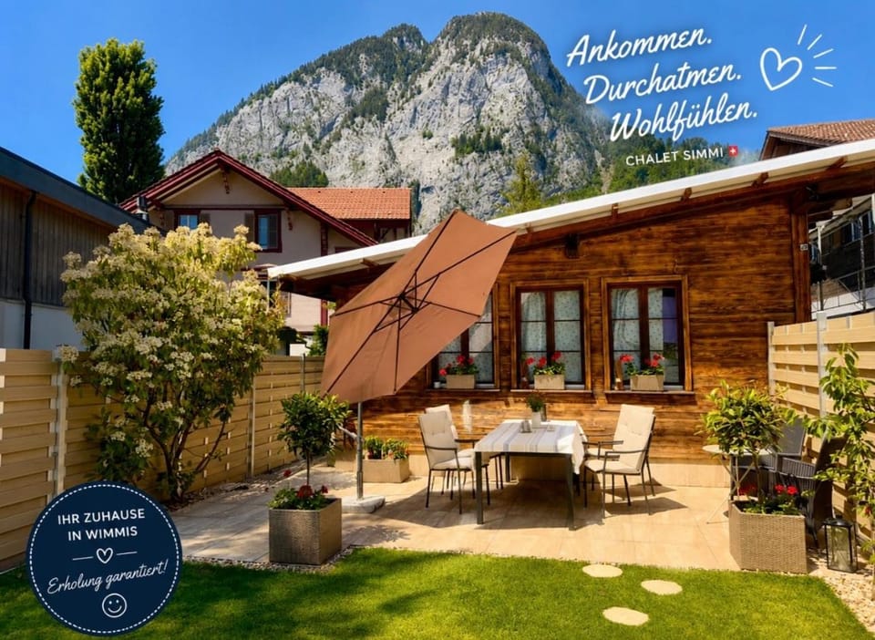 Property building, Day, Natural landscape, Summer, Garden, Mountain view
