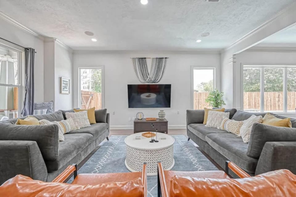 TV and multimedia, Living room, Seating area