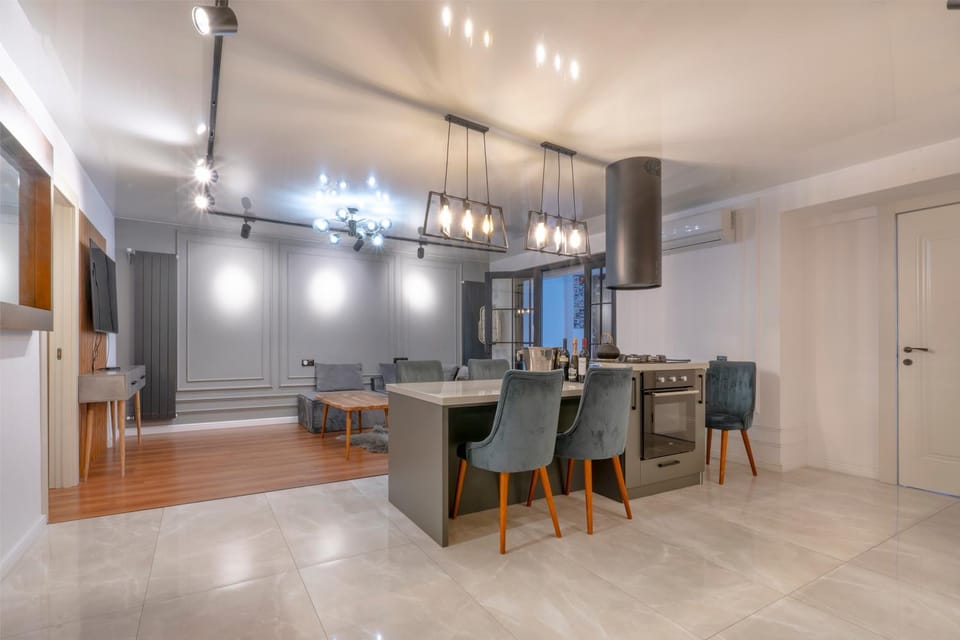 Living room, Dining area