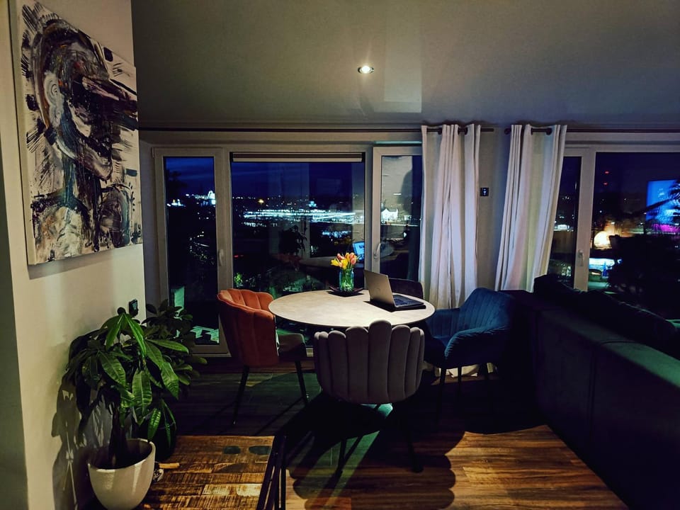 Night, View (from property/room), Dining area