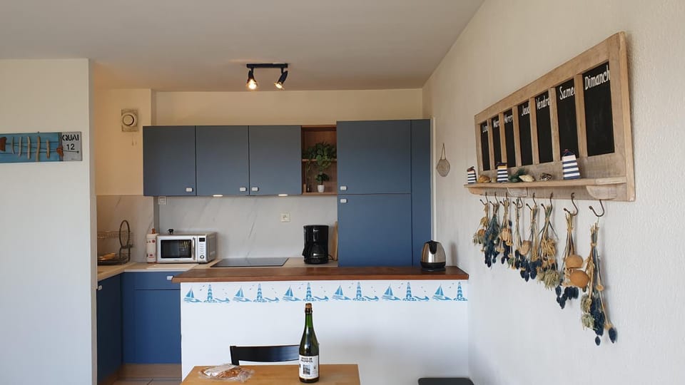 Appartement T2, RDJ, 2 étoiles, Vue mer panoramique, Côte de Granit Rose Apartment in Louannec