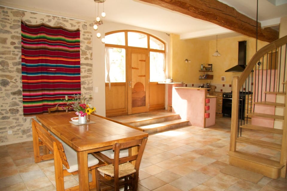 Kitchen or kitchenette, Living room, Dining area