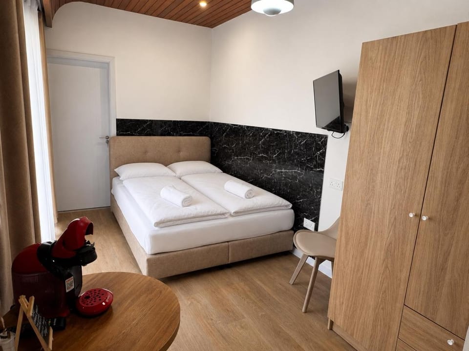 Modern StudioNr3 Kitchen bathroom Terrace Apartment in Limassol City