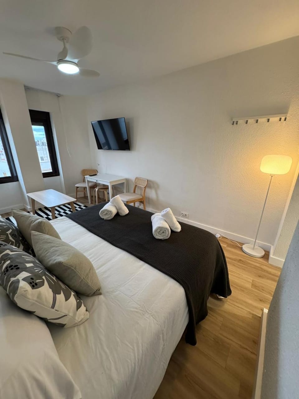 Bed, Photo of the whole room