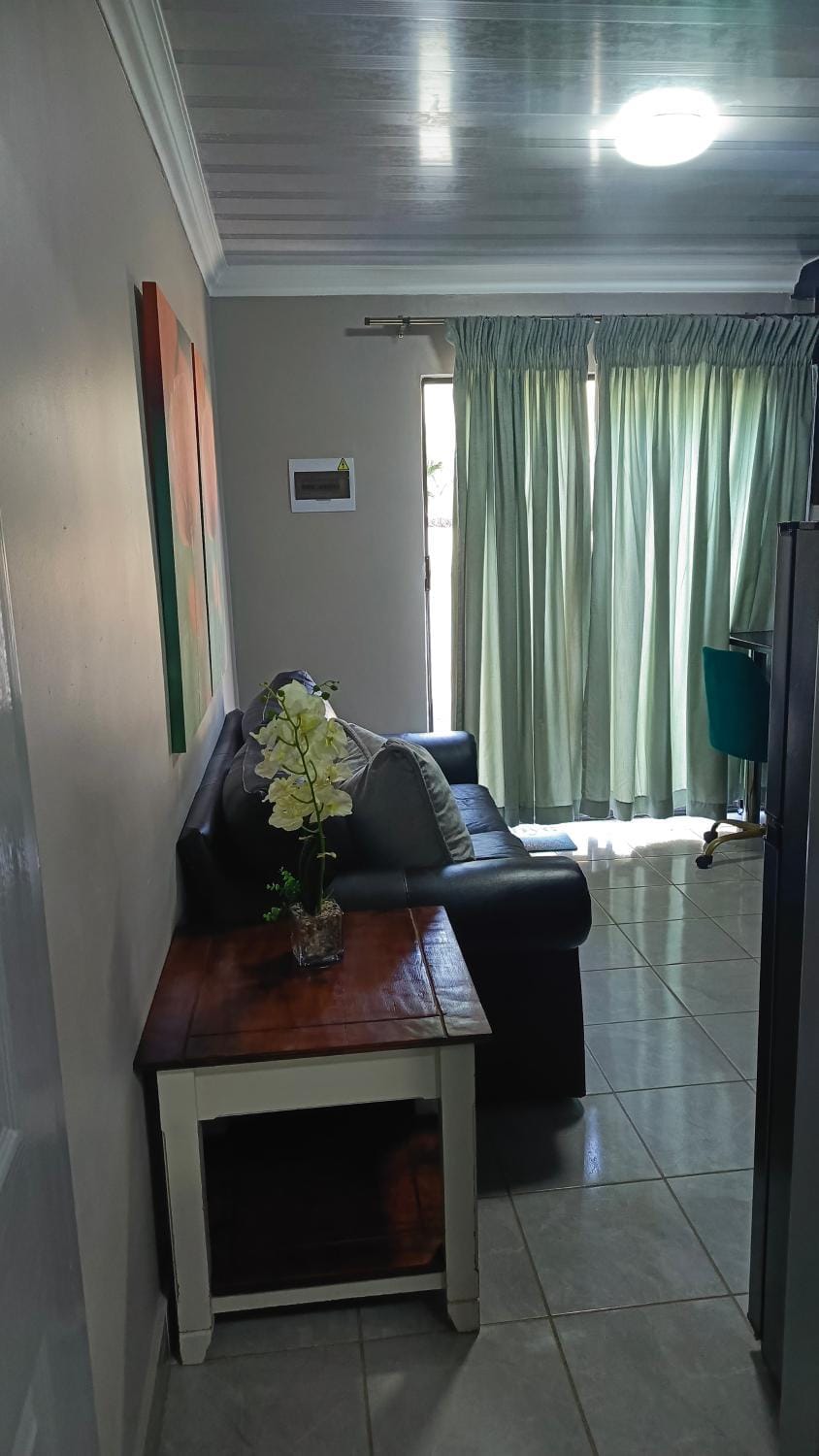 Cozy Self Catering Unit with own entrance Apartment in Johannesburg