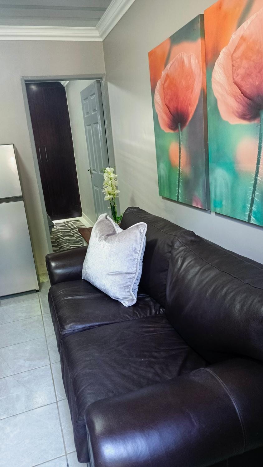 Cozy Self Catering Unit with own entrance Apartment in Johannesburg