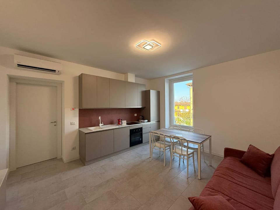 Kitchen or kitchenette, Living room, Seating area, Dining area, minibar, pet friendly, stove