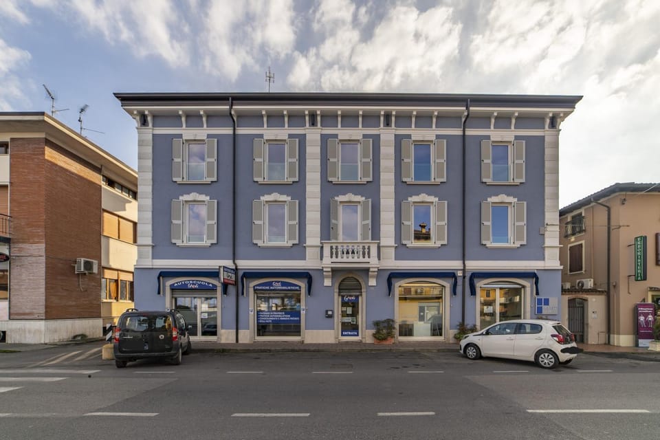 Property building, Street view, Parking