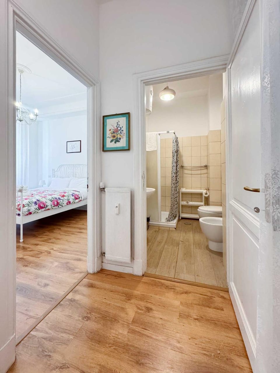 Bathroom, Photo of the whole room