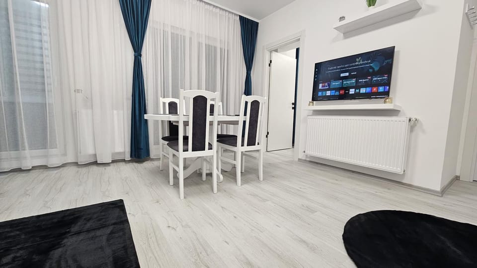 TV and multimedia, Living room, Seating area, Dining area, air conditioner