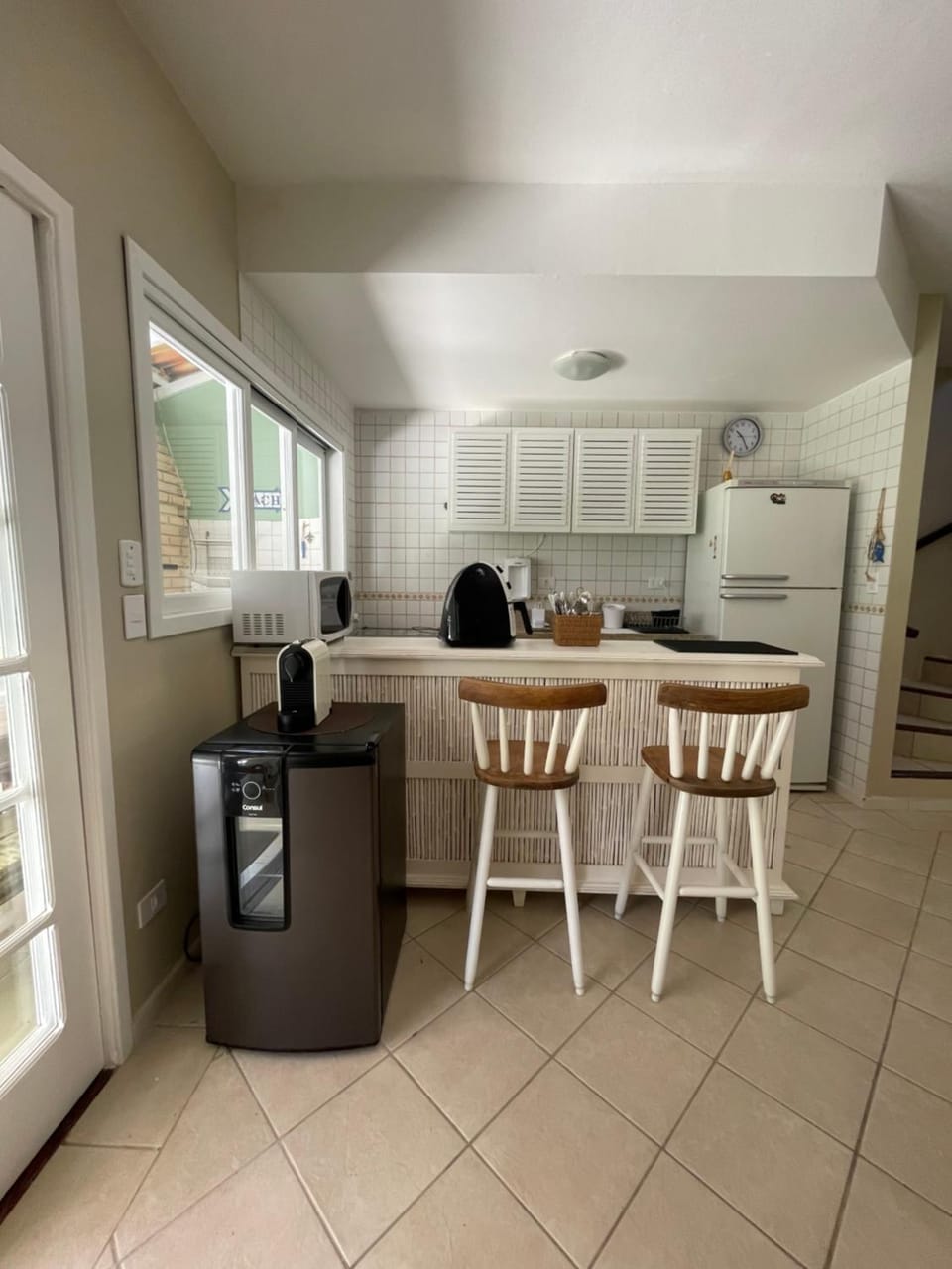 Kitchen or kitchenette, Dining area, stove