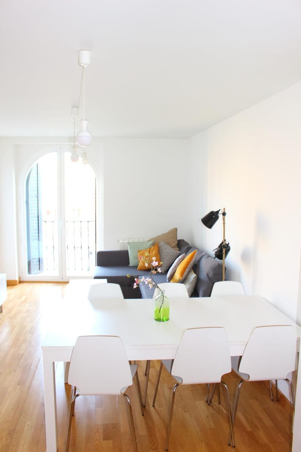 Seating area, Dining area