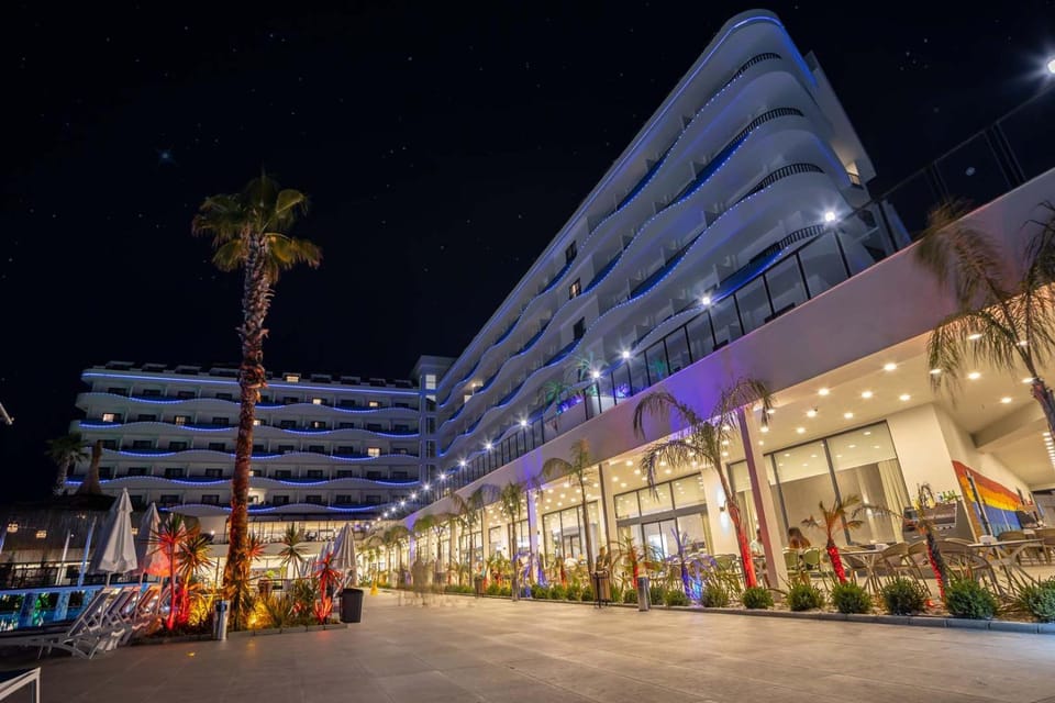 Property building, Night, Location