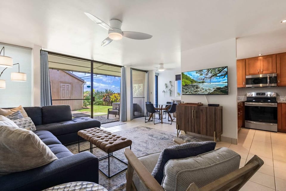 Oceanview Condo - Lanai AC Steps to Beach & Pool House in Kihei