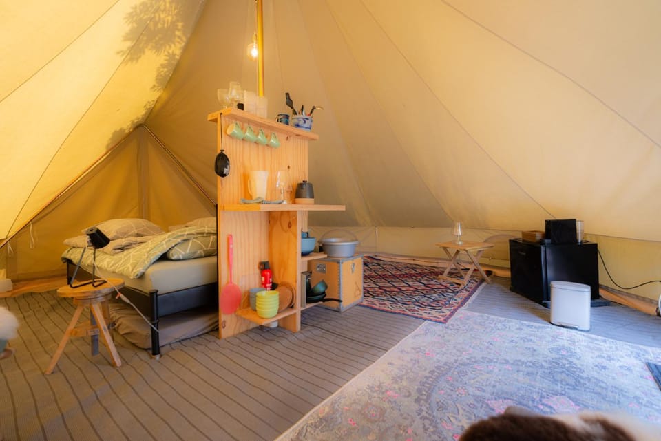 Bed, Photo of the whole room, Bedroom, kitchen