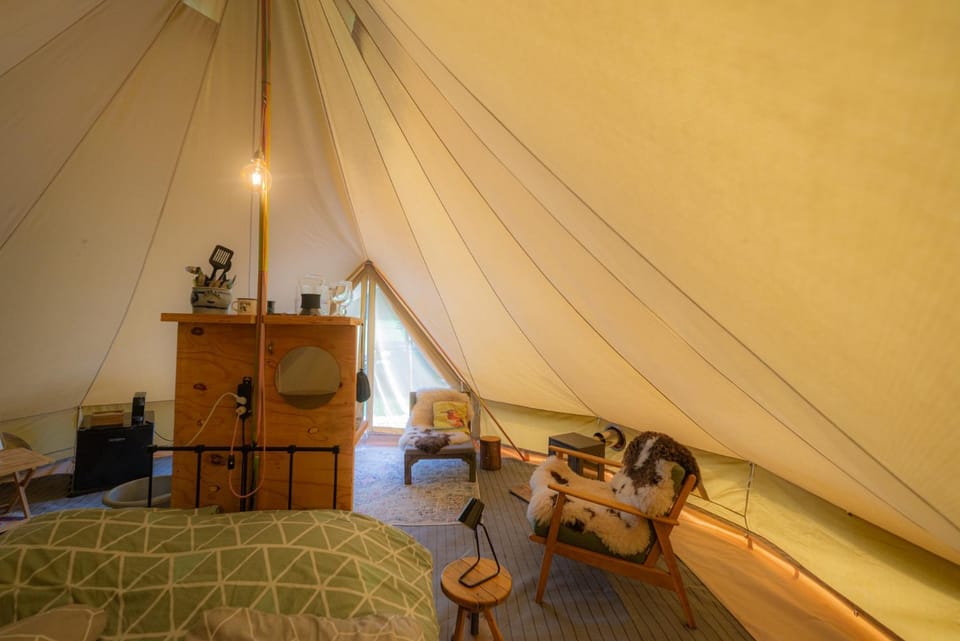 Bed, Photo of the whole room
