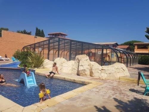 Swimming pool, Sports, children