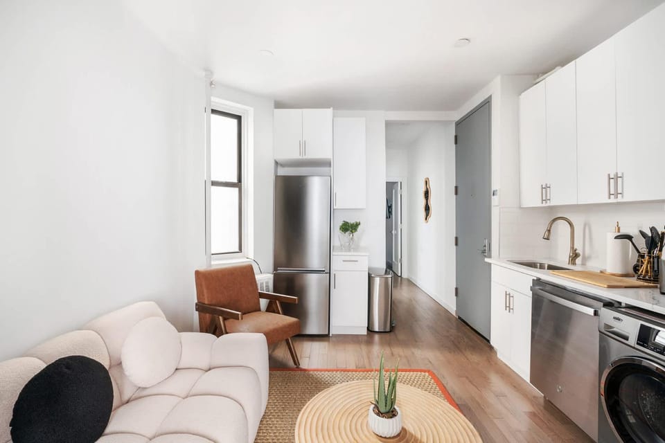 1290-10 New Renovated 2 Bedrooms in UES Apartment in Roosevelt Island